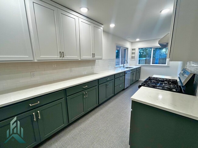 Building Photo - 1005 NW 30th St