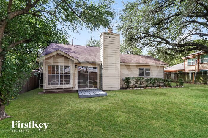 Building Photo - 8518 Pearl Lake Dr