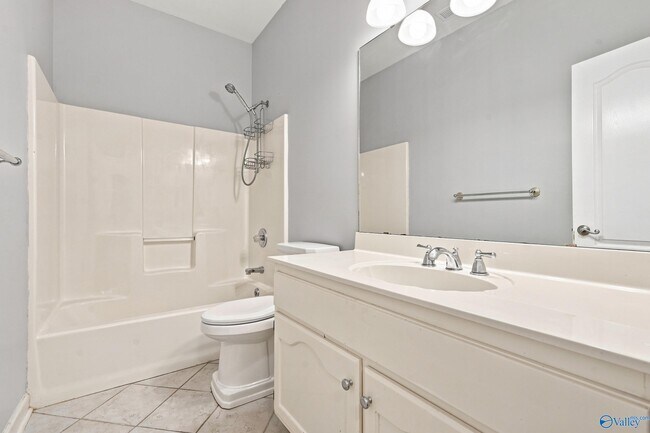 Building Photo - 146 Leathertree Ln