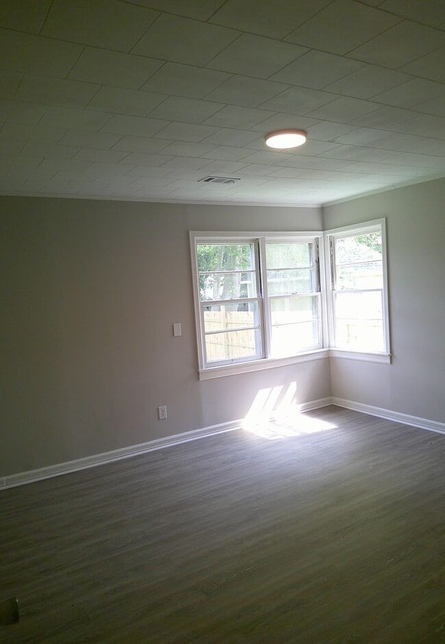 Building Photo - 408 Lumpkin Ave