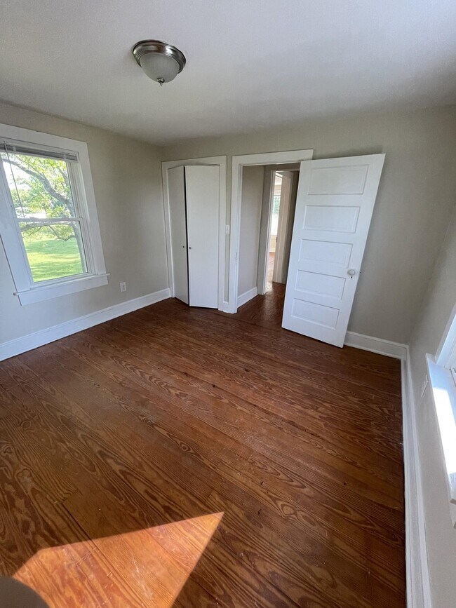 Building Photo - 5096 Battlefield Rd