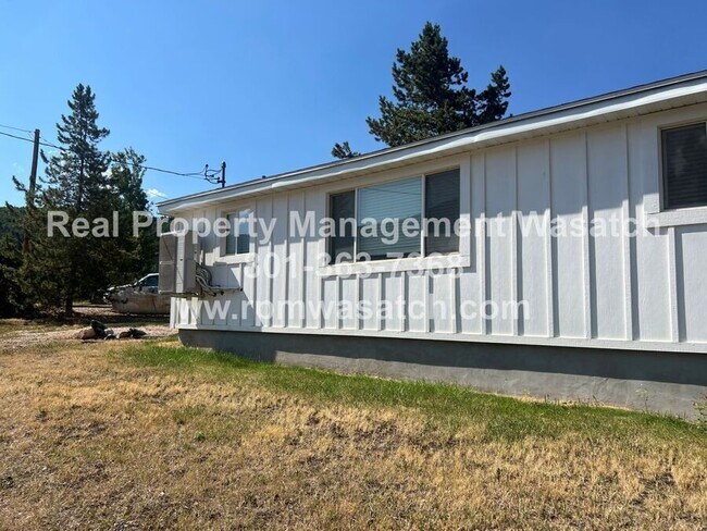 Building Photo - 1388 Country Ln