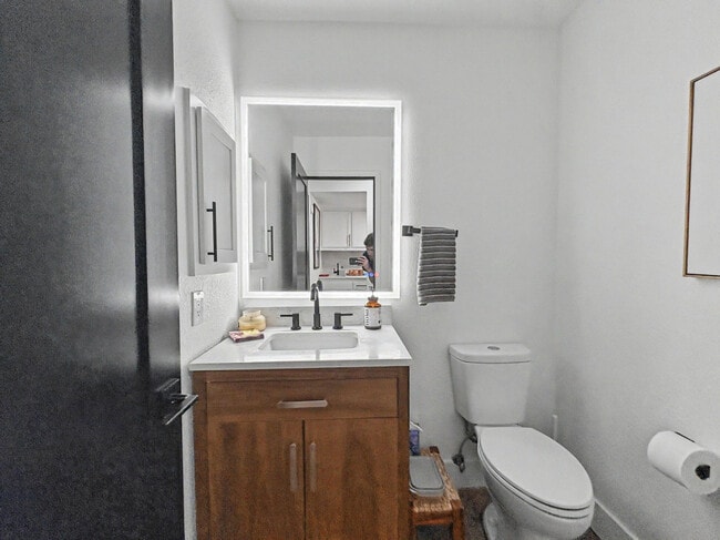 Building Photo - 9608 Merion Cir NE