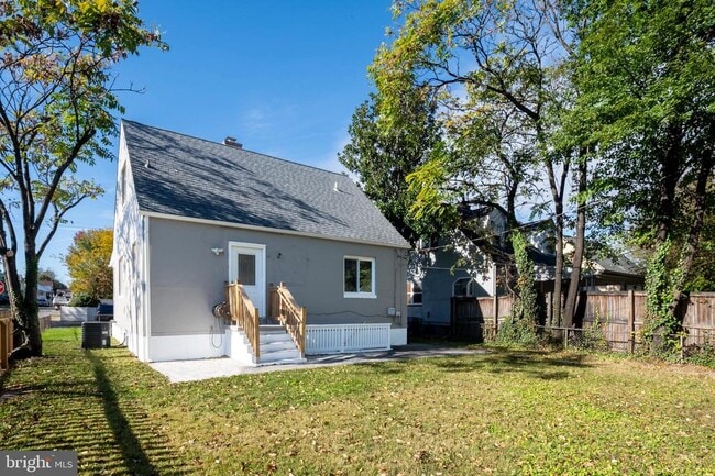 Building Photo - 4621 Greenhill Ave