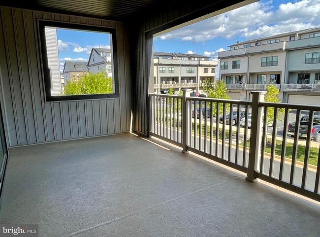 Building Photo - 43373 Southland St