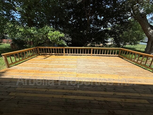 Building Photo - 2708 Granbrook Dr