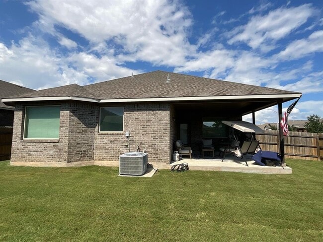 Building Photo - 2449 Lyla Ln