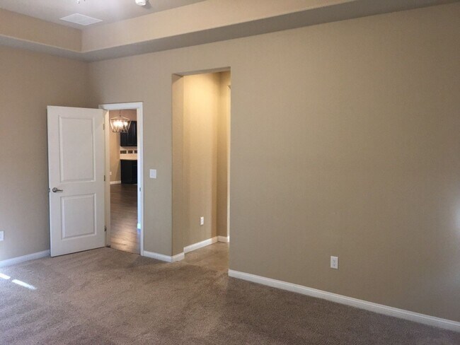 Building Photo - Sparks 3 Bedroom, 3 Bath Single Story - Ne...