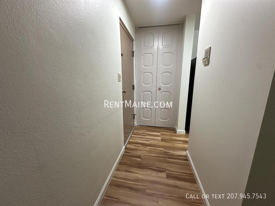 Building Photo - 54 Longrale Park