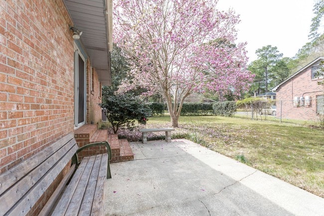 Building Photo - 30 Carson Dr