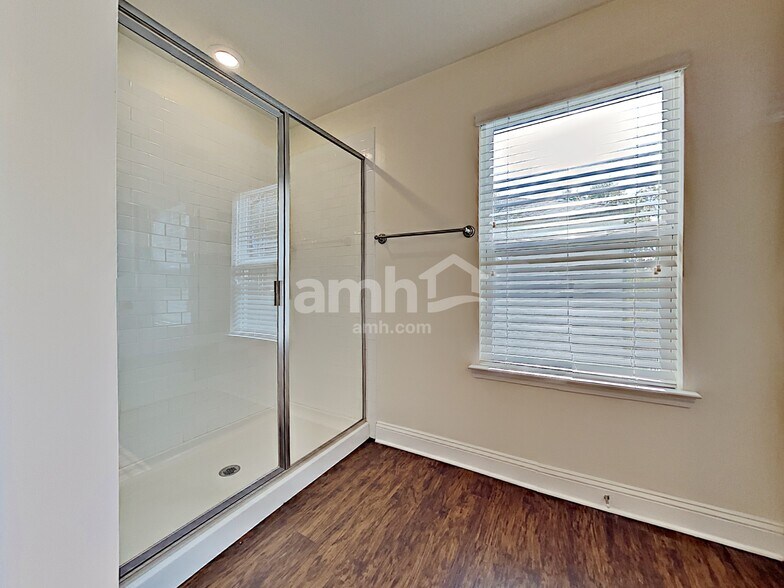 Building Photo - 134 McBee St