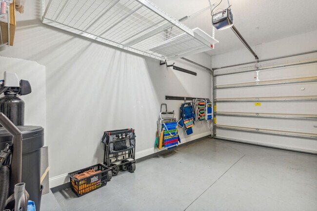 Building Photo - 95217 Summerwoods Cir