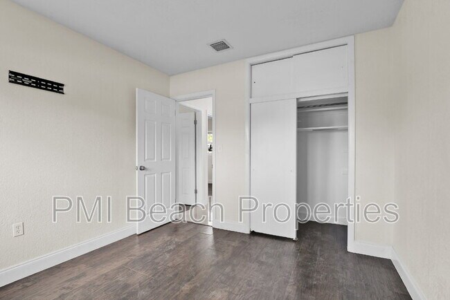 Building Photo - 1821 Montague St