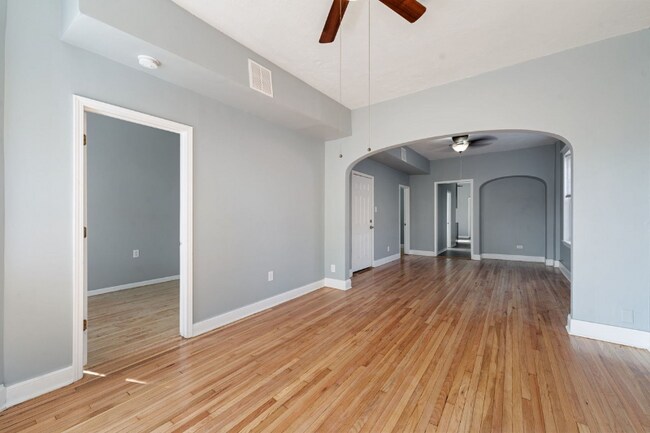 Building Photo - 4910 W Van Buren St