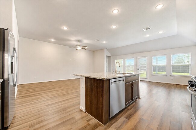 Building Photo - 101 Sunray Creek Dr