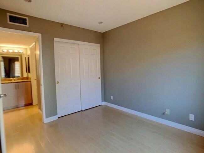 Building Photo - A Beautiful updated trilevel townhome in W Figueroa is now available for rent.