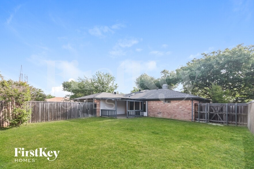Building Photo - 6309 Topaz Way