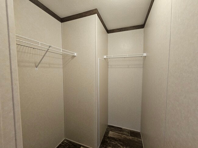 Building Photo - 215 Maple