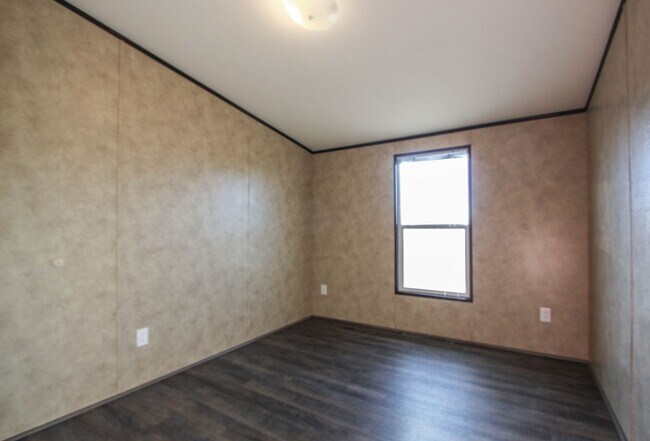 Building Photo - Horse Property on 3.3 Acres - MOVE IN SPECIAL