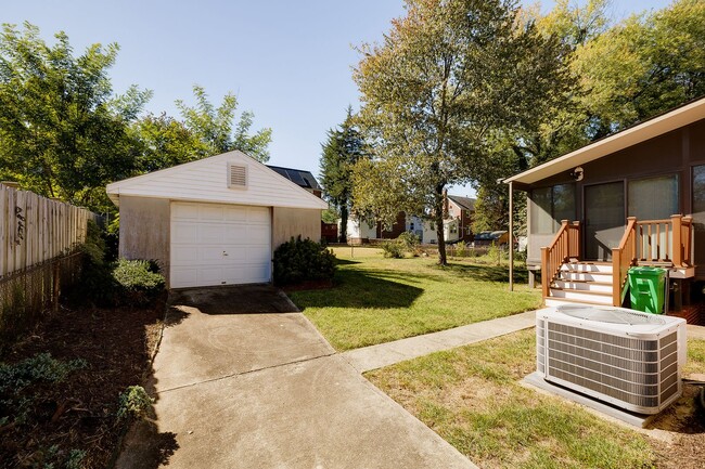 Building Photo - Charming 3BR/2BA Hyattsville Gem! Bonus Room & Sunroom — Move-In Ready!