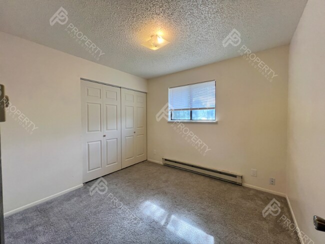 Building Photo - 867 Birch Ave