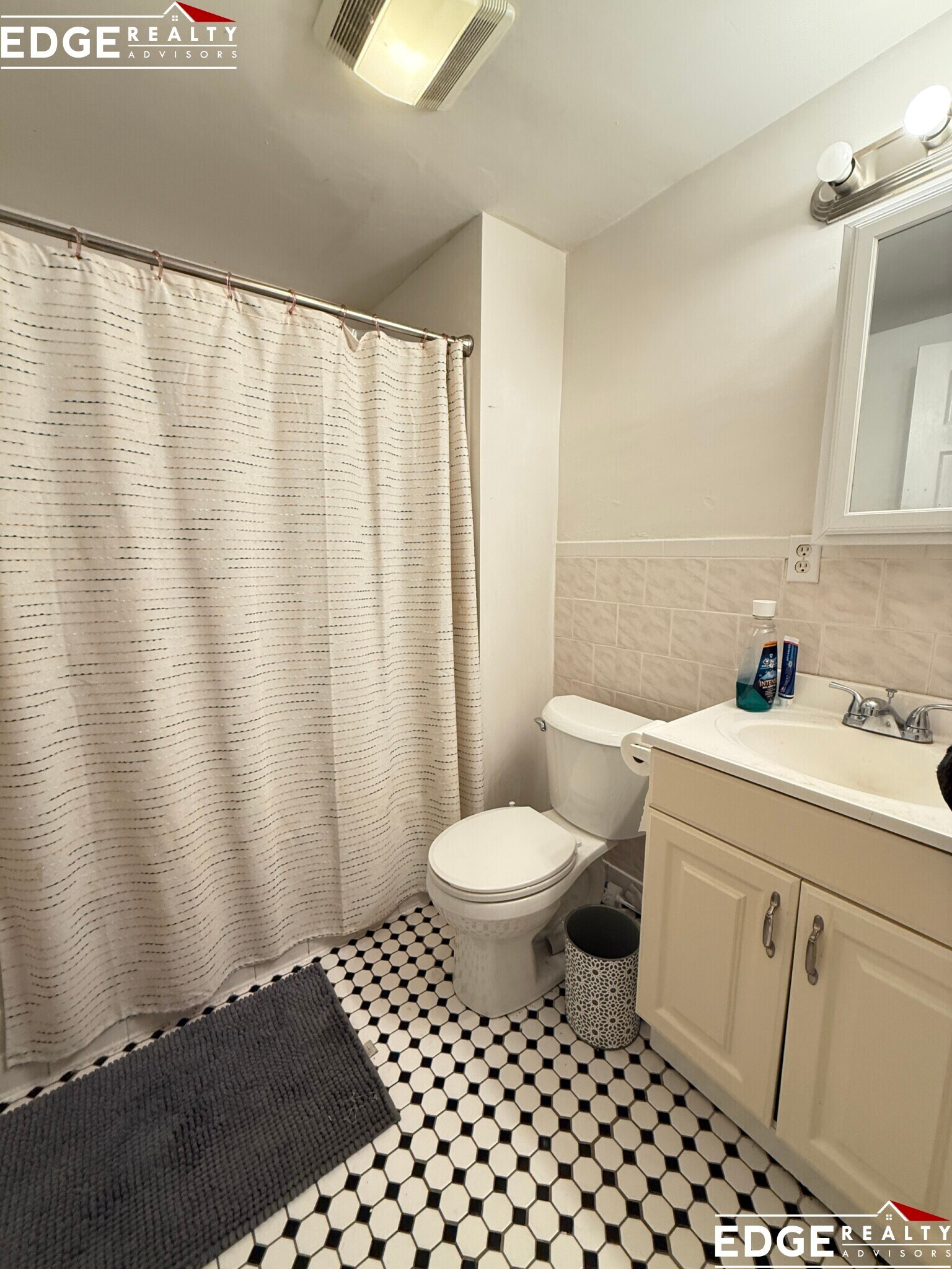 Building Photo - 60 Egmont St