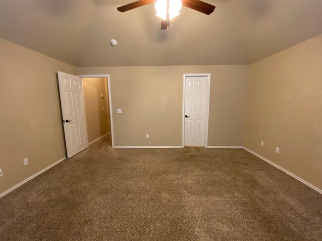 Building Photo - 812 Liberty Mesa Ct