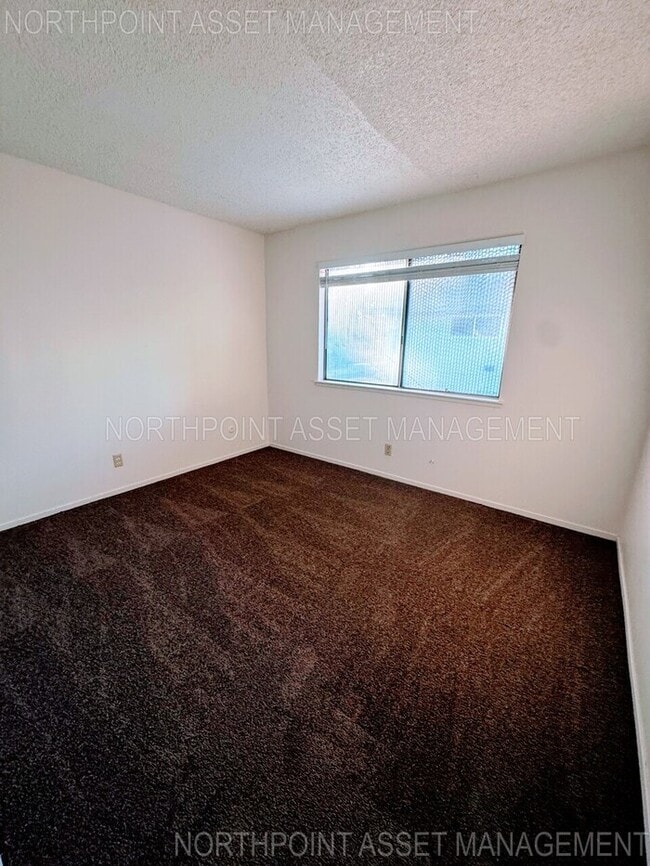 Building Photo - Charming & Modern 2-Story Condo