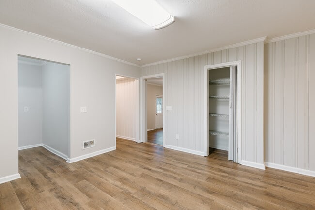 Kitchen - 5 W Gantt Cir