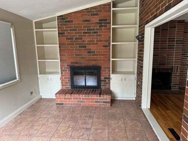 Building Photo - 4763-4765 Nugent Dr