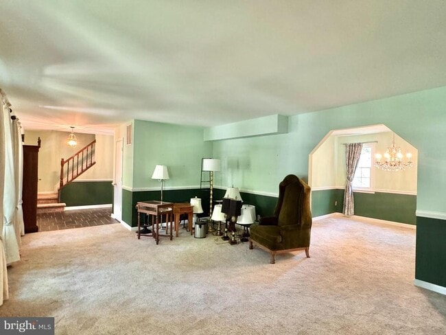 Building Photo - 2026 Admiral Dr