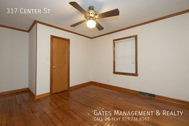 Building Photo - 317 Center St