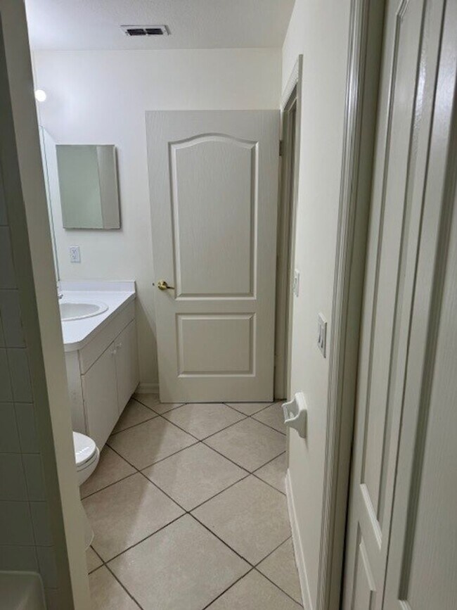 Building Photo - Osprey Cove 2/2-