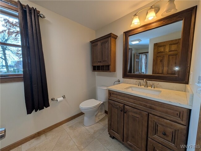 Building Photo - 270 Selkirk Dr