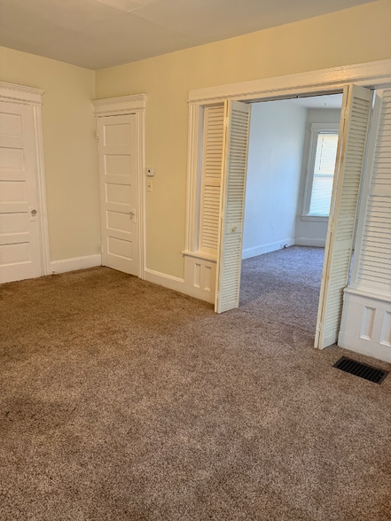 Building Photo - 57 Alfred St