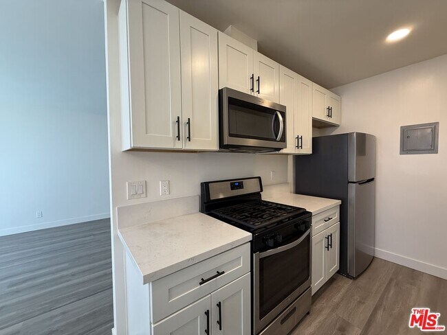 Building Photo - 3707 S Canfield Ave