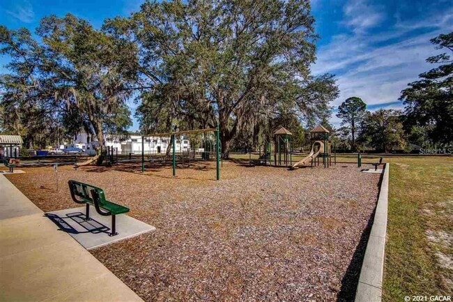 Building Photo - 1028 NE 7th Ave