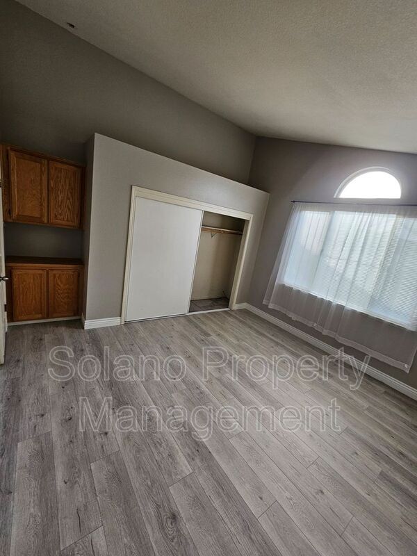 Building Photo - 246 Potrero St