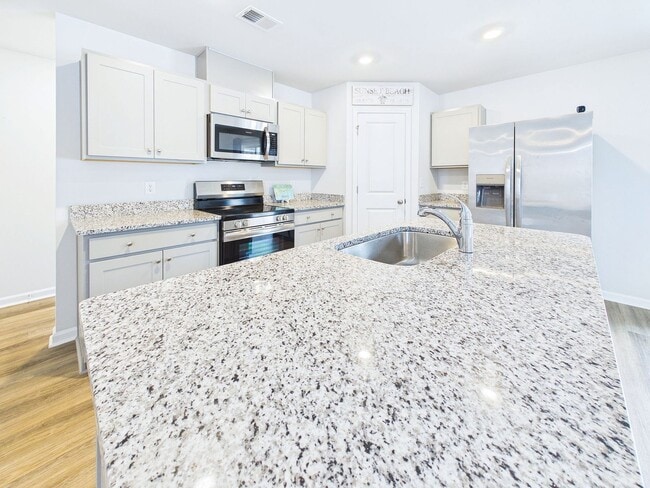 Building Photo - 7047 Woodline Dr