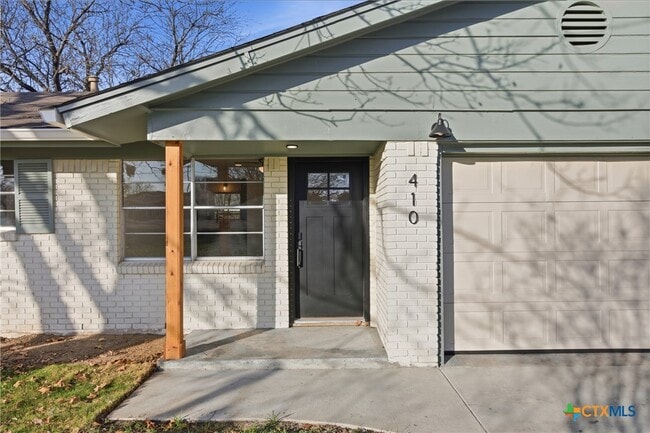 Building Photo - 410 State Hwy 95