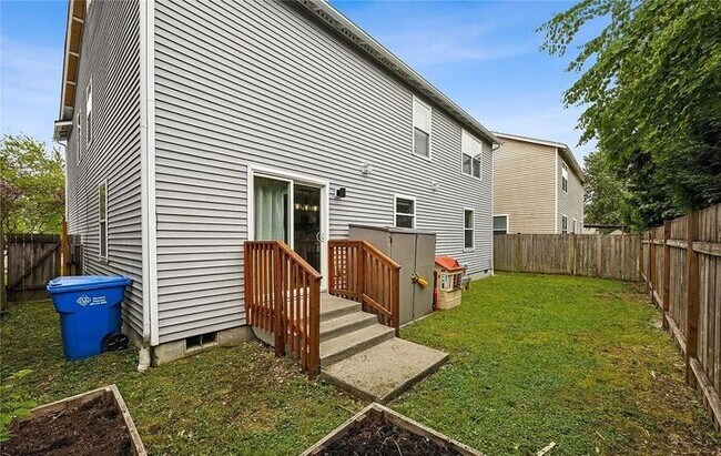 Building Photo - Beautiful Updated 5 Bedroom Home in Graham!