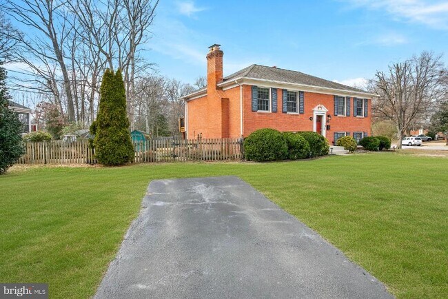 Building Photo - 8300 Midwood St