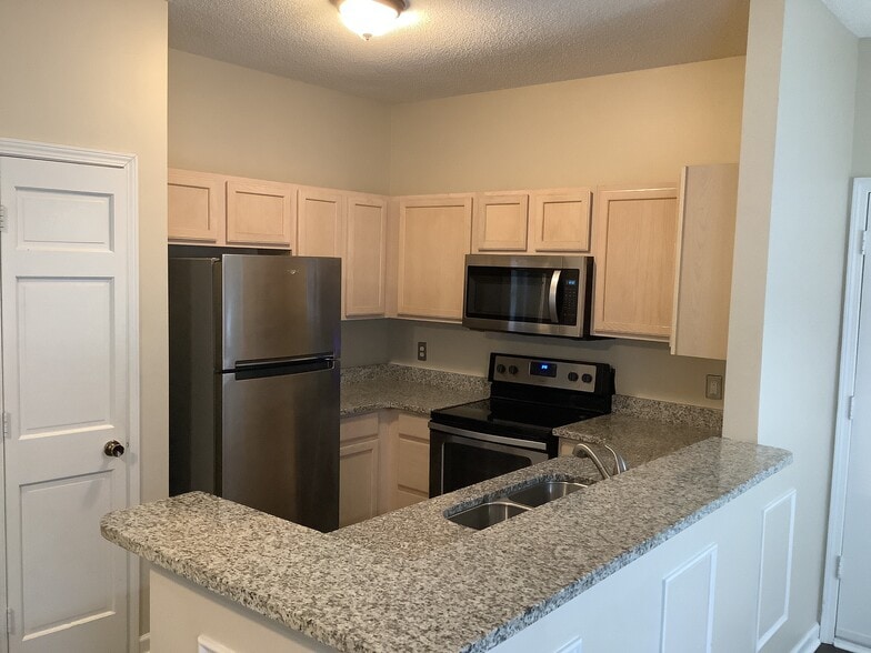 Building Photo - 13317 Michael Lynn Rd