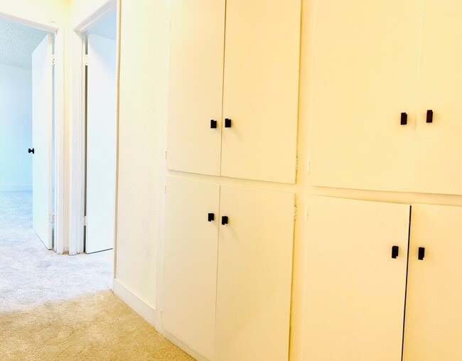 Building Photo - Beautiful 2 bedroom Condo