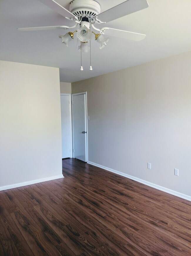 Building Photo - 6 Lumber Jack Cir
