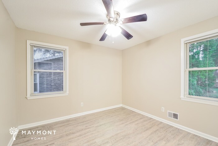 Building Photo - 2018 Mary Hill Dr