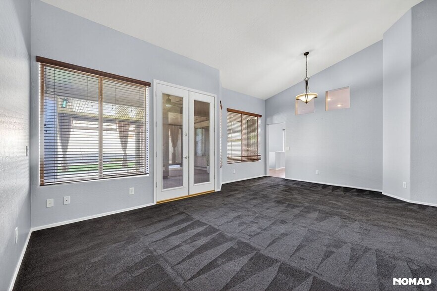 Building Photo - 1706 E Commerce Ave