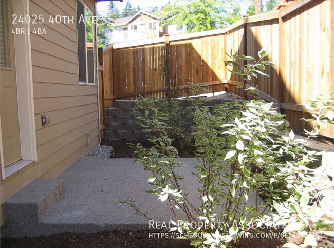 Building Photo - 24025 40th Ave SE