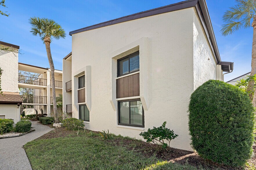 Building Photo - 2211 Belleair Rd