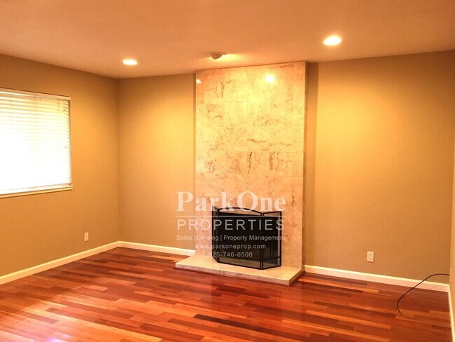 Building Photo - 1500 Fieldcrest Dr